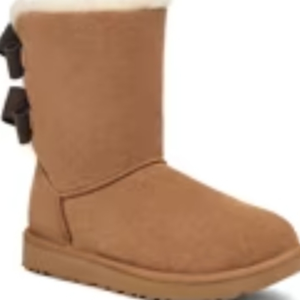 Authentic UGG Bailey Suede 2 Bows ~ Color Chestnut~ Size 9 NIB